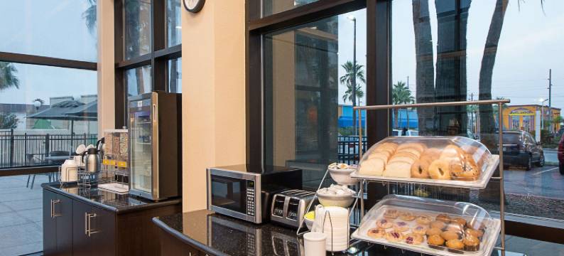 海滨舒适套房酒店(Comfort Suites Beachside)图片