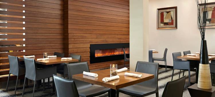 福朋喜来登酒店-埃德蒙顿国际机场(Four Points by Sheraton Edmonton International Airport)图片