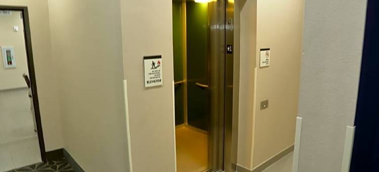 普雷里维尔美洲最佳价值套房酒店(Americas Best Value Inn and Suites Prairieville)图片