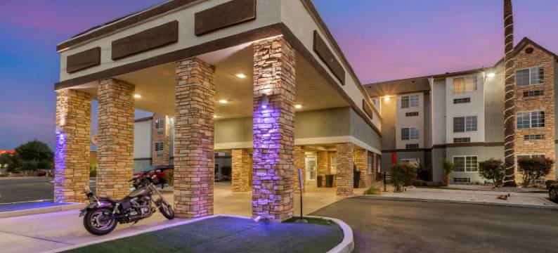 贝斯特韦斯特优质尤马山麓优质酒店(Best Western Plus Yuma Foothills Inn  Suites)图片