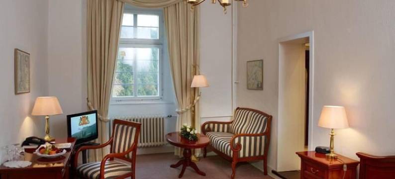 爱诗诺兰伯格酒店(Hotel Und Restaurant Burg Schnellenberg)图片