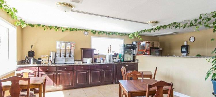 卡尔霍恩I-75及US-41温德姆戴斯酒店(Days Inn by Wyndham Calhoun GA I-75 and US-41)图片