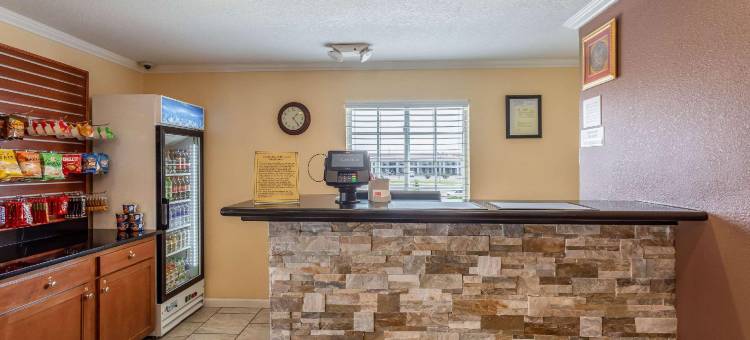 艾柯诺罗奇圣罗莎汽车旅馆(Econo Lodge Inn & Suites)图片