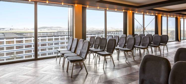 Novotel London Heathrow Airport T1 T2 and T3 Hotel图片