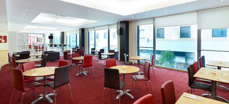 米尔顿凯因斯中心旅客之家酒店(Travelodge Milton Keynes the Hub Hotel)图片