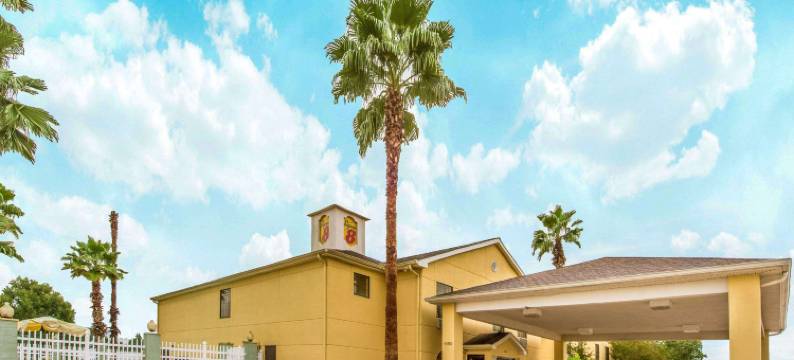 查尔斯湖-萨尔法速8酒店(Super 8 by Wyndham Lake Charles/Sulphur)图片