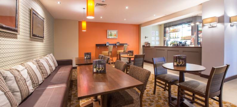 剑桥市东(新市场路)普瑞米尔酒店(Premier Inn Cambridge East (Newmarket Road))图片