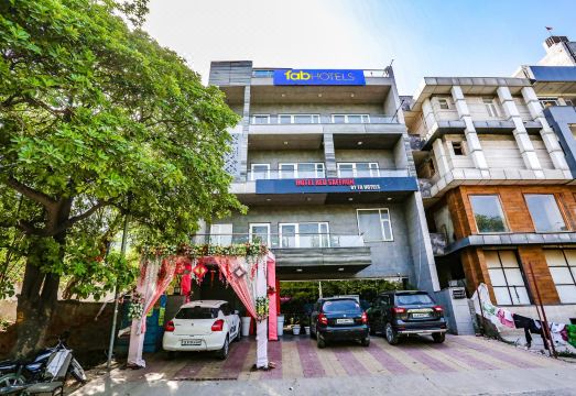 Super Townhouse Rohini Sector 23 Hotel Overview