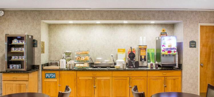 伊克诺旅馆-罗利靠近核桃溪露天剧场(Econo Lodge Raleigh Near Walnut Creek Amphitheatre)图片