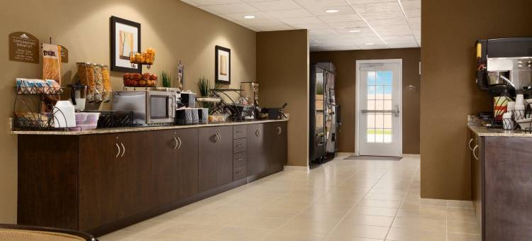 肯德尼麦客达套房酒店(Microtel Inn & Suites by Wyndham Kenedy/Karnes City)图片