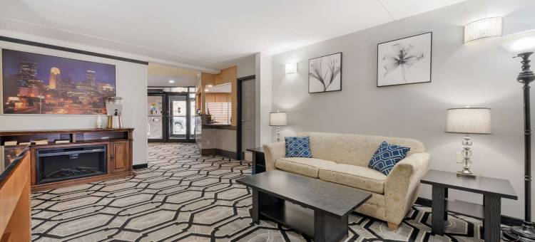 梅奥诊所区品质套房酒店(Quality Inn & Suites Mayo Clinic Area)图片