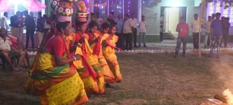 哈格拉姆艾沙尼酒店宾馆(Jhargram Eshani Hotels and Guest House)图片