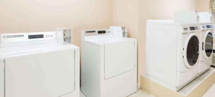 安卡斯维尔温德姆麦客达套房酒店(Microtel Inn & Suites by Wyndham Uncasville Casino Area)图片