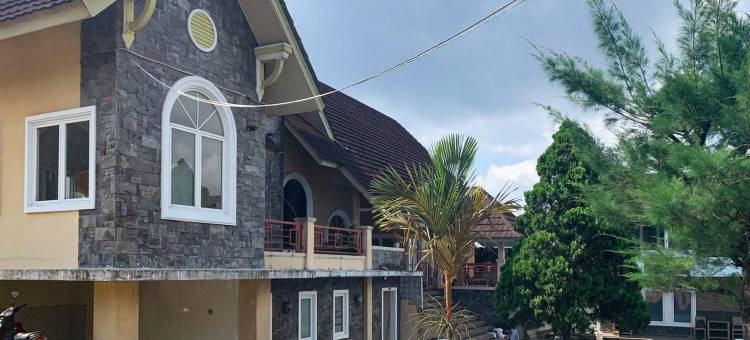 Urbanview Hotel Villa Q Gisting by RedDoorz图片