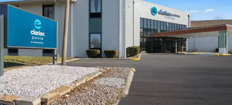 凯隆布卢明顿 - 诺尔玛罗德威酒店，近 I-55 及大学(Clarion Pointe Bloomington-Normal Near I-55 and University)图片