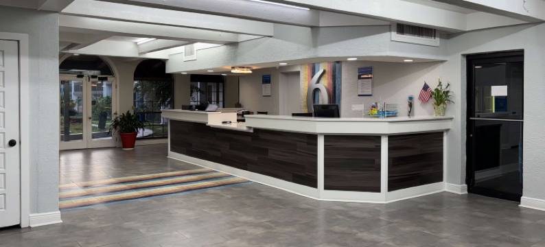 塔拉哈西北温德姆旅屋套房酒店(Motel 6 Tallahassee, FL North Monroe)图片