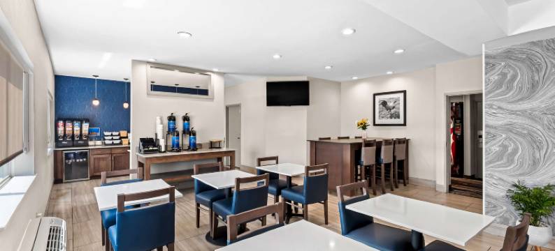 奥塔姆瓦贝斯特韦斯特必住优质酒店(SureStay Plus Hotel by Best Western Ottumwa)图片