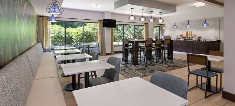 拉格朗日I-85拉昆塔温德姆套房酒店酒(La Quinta Inn & Suites by Wyndham LaGrange / I-85)图片