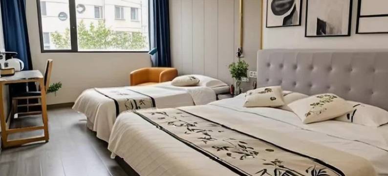 隆晨假日酒店(上海威宁路地铁站店)图片