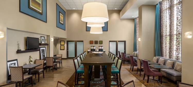 布拉夫顿太阳城欢朋套房酒店(Hampton Inn & Suites Bluffton-Sun City)图片