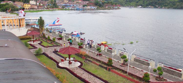 达玛亚贡海滩酒店(Darma Agung Beach Hotel Parapat)图片