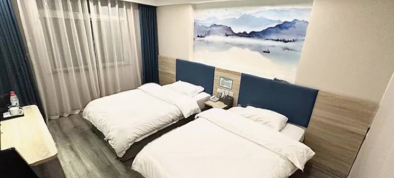 雅乐居主题酒店(郑州省体育中心王砦地铁站店)图片