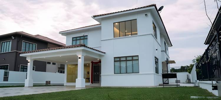 位于峇株巴辖市中心的6卧室别墅-651平方米|带5个独立浴室(OTM Party Wedding Homestay at BATU PAHAT Up to 20p)图片
