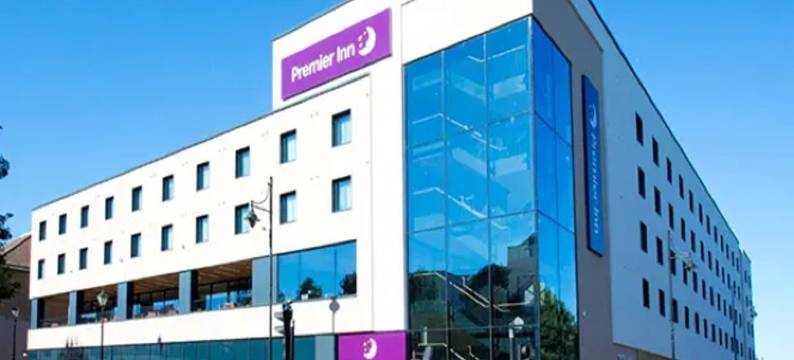 泰晤士畔斯坦斯普瑞米尔酒店(Premier Inn Staines Upon Thames)图片