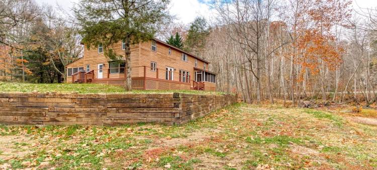 四卧室小屋在狼溪 - 钓鱼，徒步，新河乐趣和霍基周末(4Br Lodge on Wolf Creek - Fishing, Hiking, New River Fun and Hokie Weekends)图片