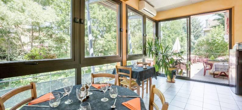 阿赫松丽芙酒店(Logis Hotel Restaurant Auberge les Rives de l'Arzon)图片