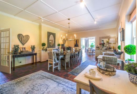 Oude Berg Guesthouse - 10 Caledon Street Hotel Overview