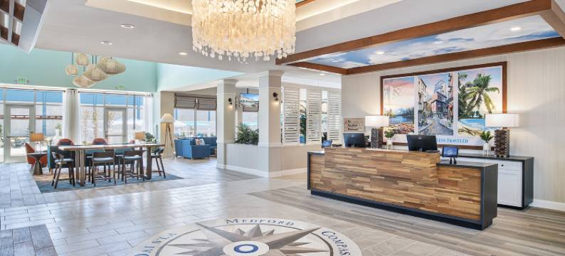 玛格丽塔维尔的指南针在梅德福(Compass by Margaritaville Medford)图片