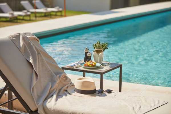 Château de Fonscolombe - Relais & Châteaux Hotel Overview