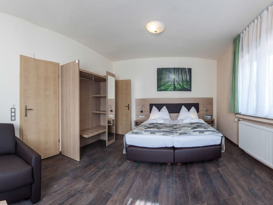 拉尔加餐厅酒店