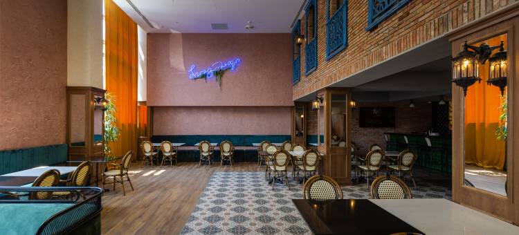 Spark by Hilton Tbilisi Biography图片
