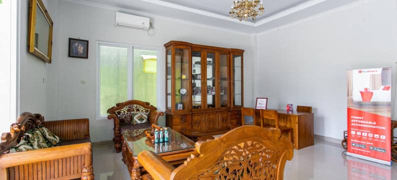 红多兹酒店近日惹穆罕默迪耶大学(RedDoorz Near Universitas Muhammadiyah Yogyakarta)图片