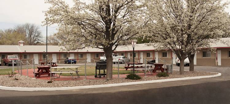 科尔比经济旅馆&套房酒店(Budget Inn & Suites Colby)图片