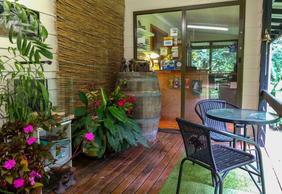 Crater Lakes Rainforest Cottages Hotel Overview