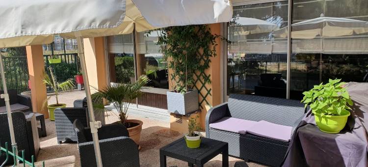 马赛西部马蒂格基里亚德直营酒店(Kyriad Direct Marseille Ouest - Martigues)图片