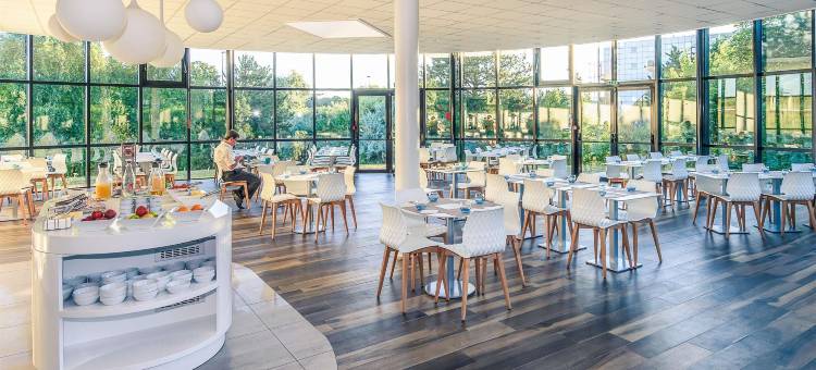 浮图罗斯科普阿克蒂斯美居酒店(Hôtel Mercure Poitiers Site du Futuroscope)图片