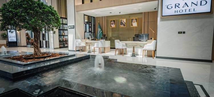 首府豪华酒店(First Grand Hotel)图片