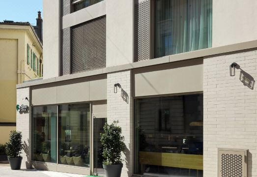 Base Geneva Hotel Overview