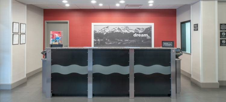 罗厄诺克机场/谷景购物中心欢朋套房酒店(Hampton Inn & Suites Roanoke Airport)图片