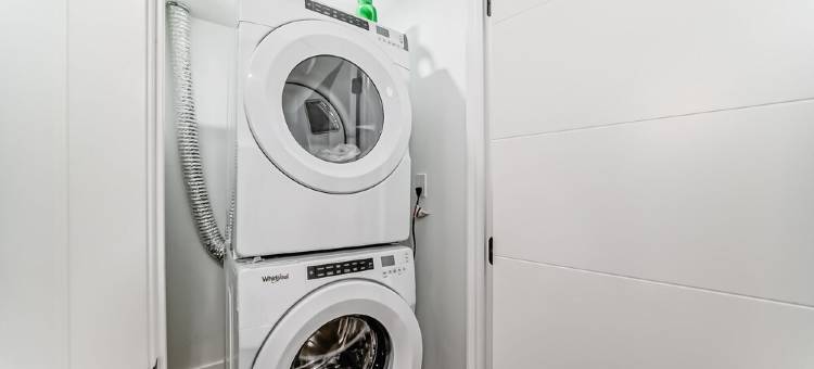 1-Bed, w/ In-Unit Washer & Dryer, Cozy Living,1-2 Min Drive to Anthony Henday!图片