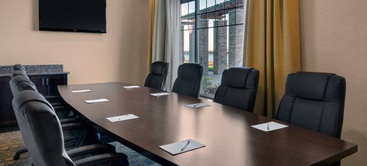 阿斯托里亚希尔顿欢朋套房酒店(Hampton Inn & Suites Astoria)图片