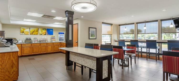 机场舒适套房酒店(Comfort Inn & Suites Airport)图片