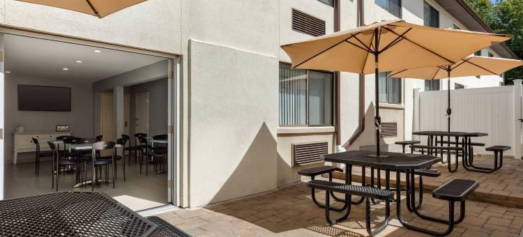 布兰德福德-纽黑文呗盟套房酒店(Baymont by Wyndham Branford/New Haven)图片