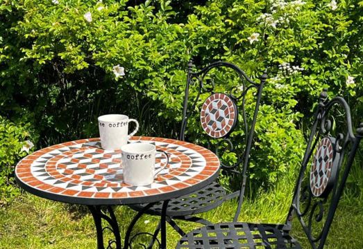 Cosy Romantic Shepherd Hut in Open Countryside Hotel Overview