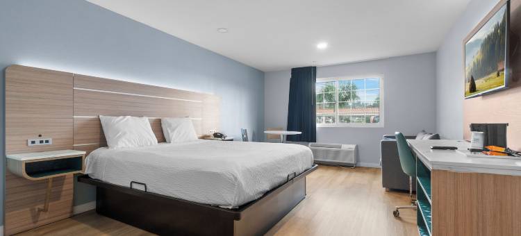 波莫纳费尔普莱克斯温德姆酒店(Travelodge by Wyndham Fairplex Pomona)图片