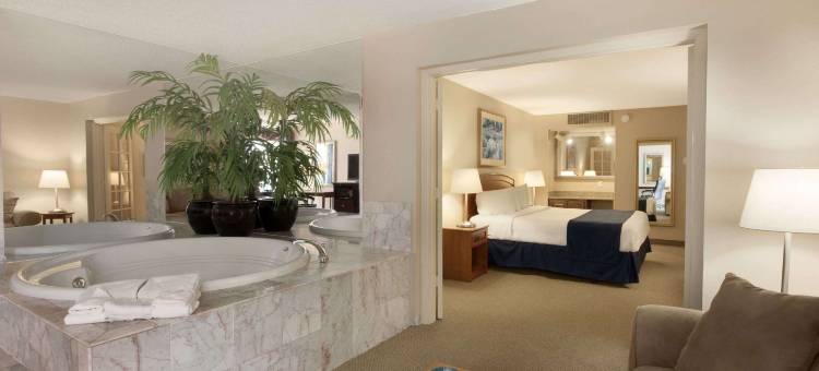 河畔酒店及会议中心(Riverside Hotel & Conference Center)图片